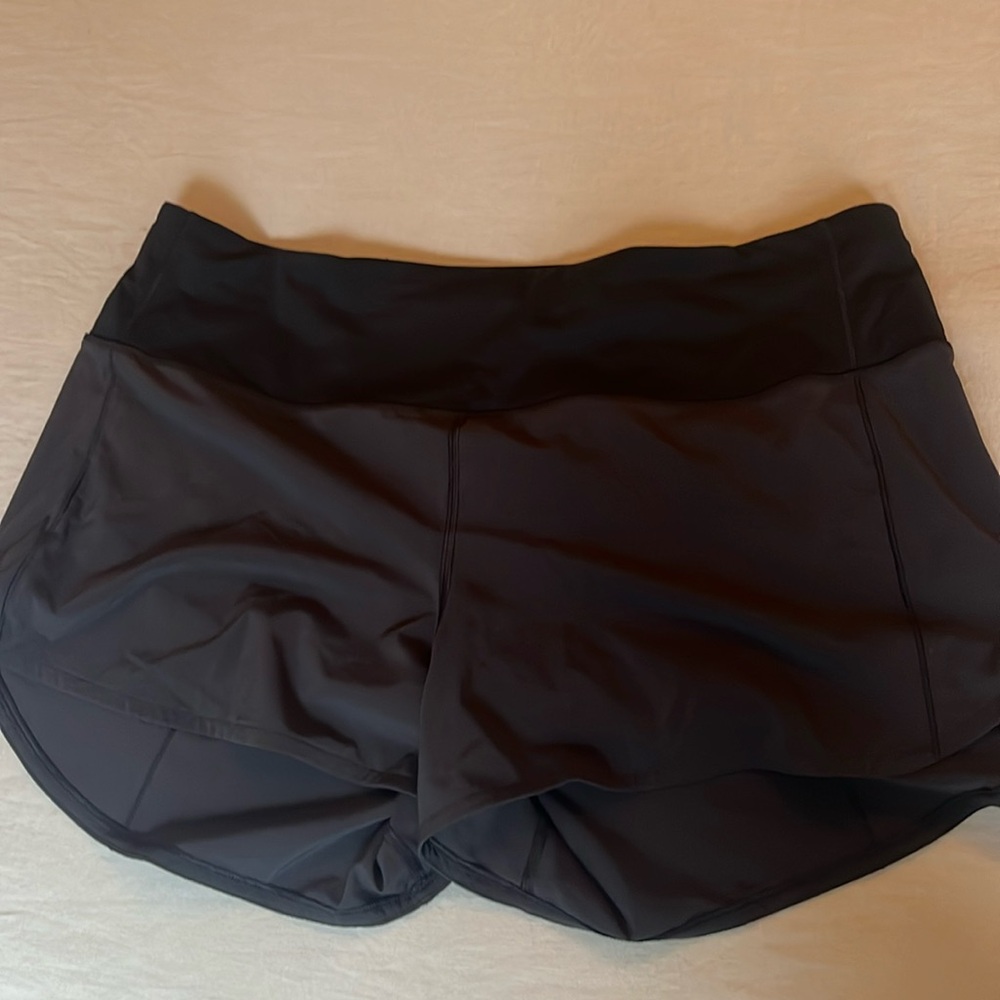 Lululemon women’s speed up shorts